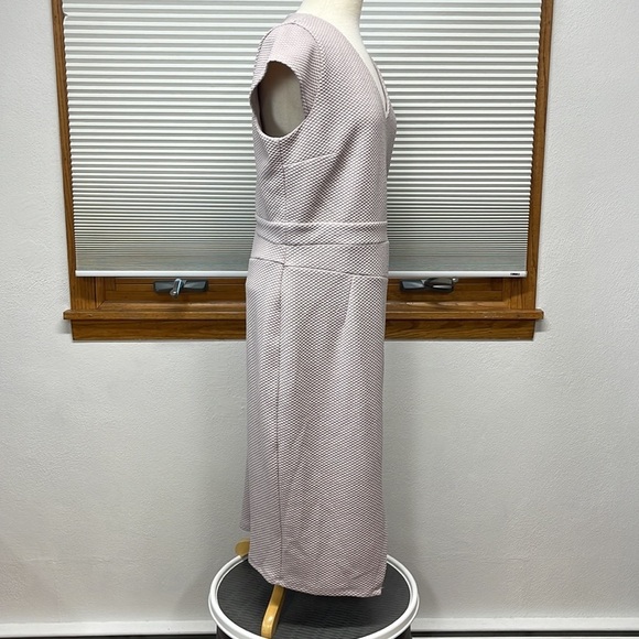 ASOS NWT Lilac Textured V-Neck Faux Wrap Midi Dress Size 14 - Picture 3 of 8